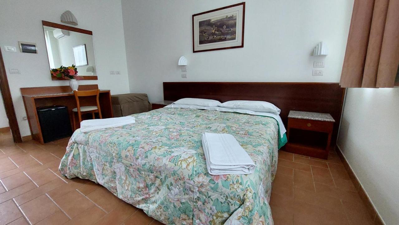 Hotel Villalago Trasimeno Magione Exterior foto