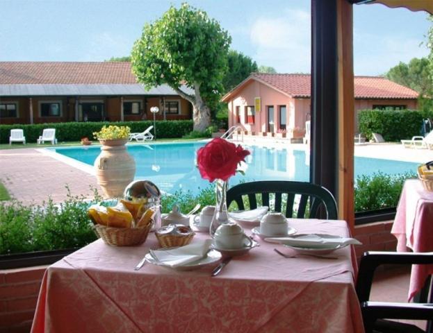 Hotel Villalago Trasimeno Magione Exterior foto