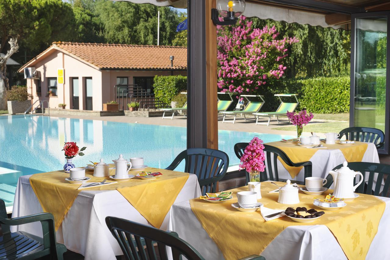 Hotel Villalago Trasimeno Magione Exterior foto